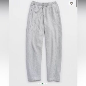 Women’s Aerie Barrel Sweatpants in Light Gray